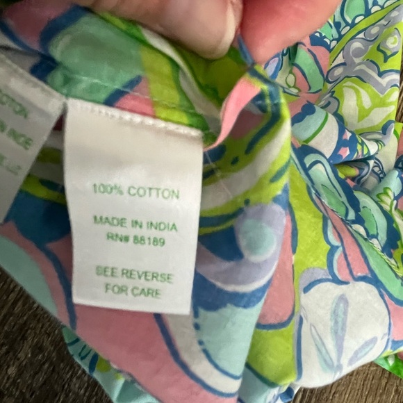 Lilly Pulitzer Amelia Island Tunic in Conch Republic Blue. S - Picture 4 of 9